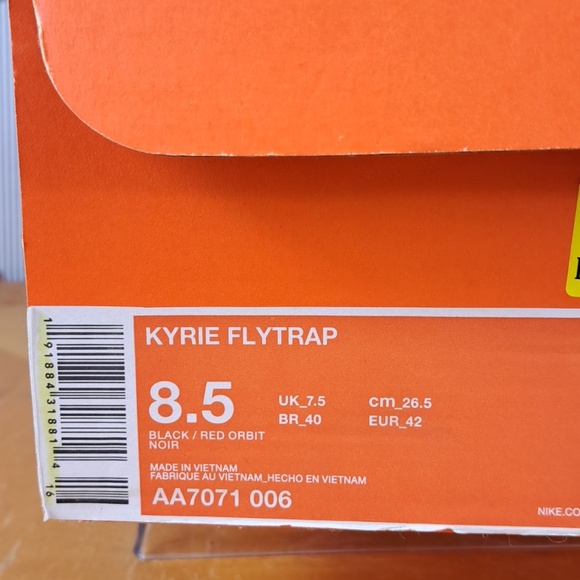 Nike Kyrie Flytrap knit black & red orbit mid top basketball sneaker shoes 8.5